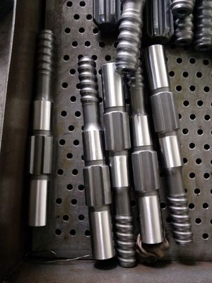 Dişli R32 / R38 / T38 / T45 ile Uzunluk 381mm Matkap Ucu Shank Adaptör